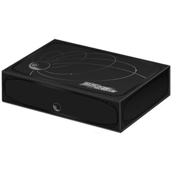 Pokémon Travel Journey Adventure Gift Box met meerdere jumbo booster packs, promopacks, een deckbox, sleeves en een speelmat in anniversary-thema.